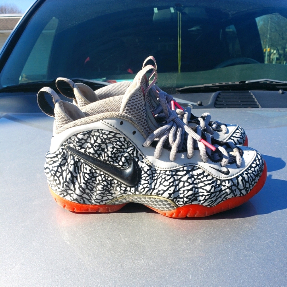 Nike Foamposite Elephant 🐘 print size 8.5